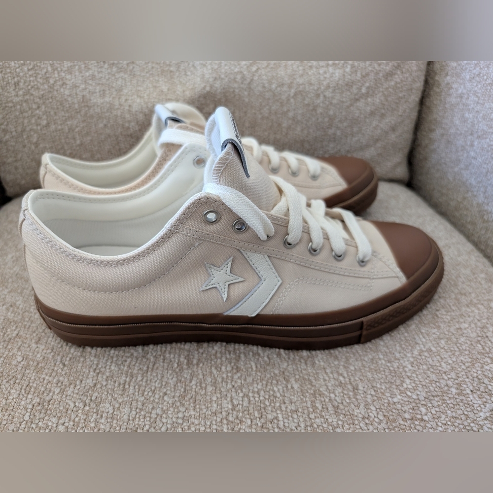 NWT, Men's Size 11, Converse One Star Low Top Sneakers in Cream and Brown